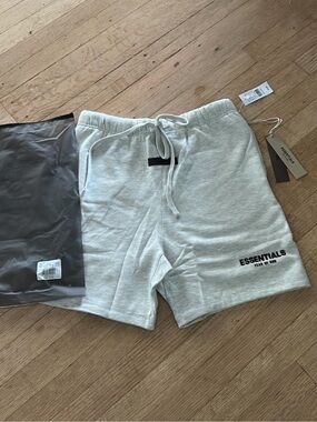 Essentials Men’s Light Oat medium Shorts